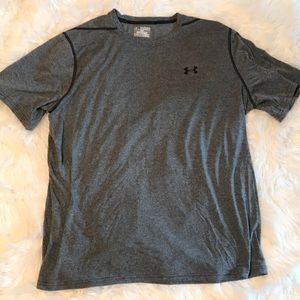 Men’s Loose Fitting UA T-shirt